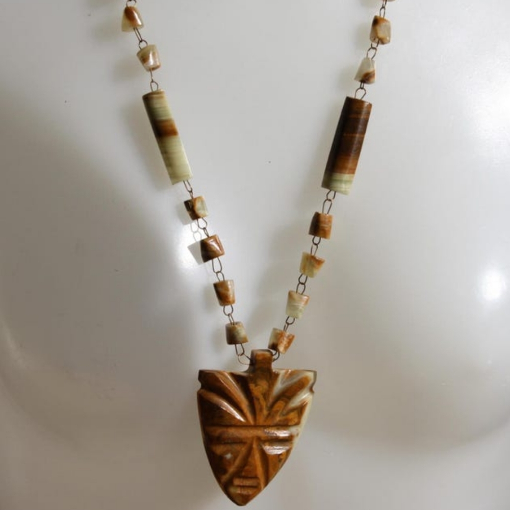 Vintage 1970s BOHO Stone Necklace Agate Natural stone Mask pendant Tribal Hippie